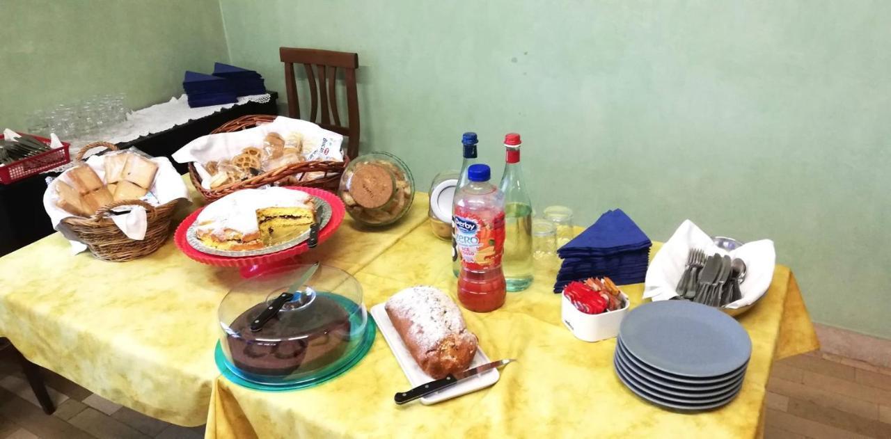 Albergo La Rovere 로베르벨라 외부 사진