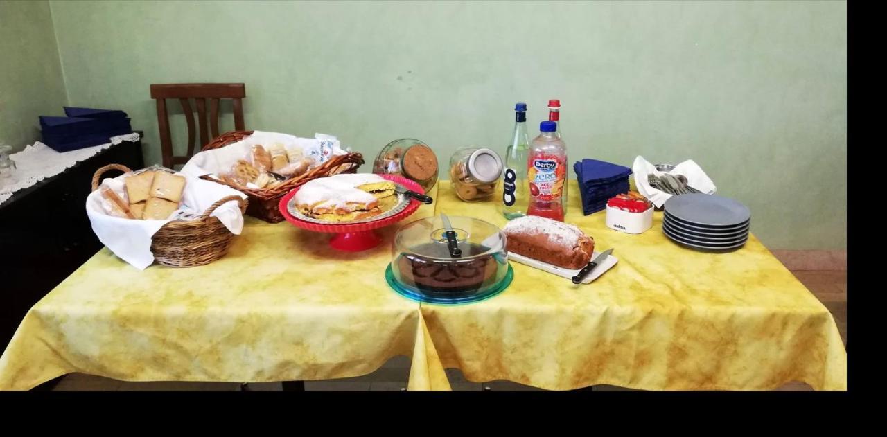 Albergo La Rovere 로베르벨라 외부 사진